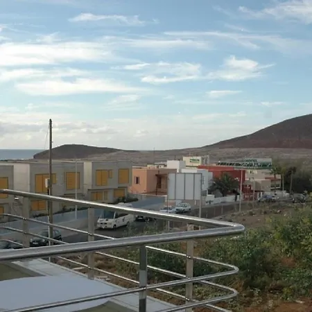 Atico-apartamento, El Medano, Zona Surf, Terrazas, Vistas, Trastero Y Garaje